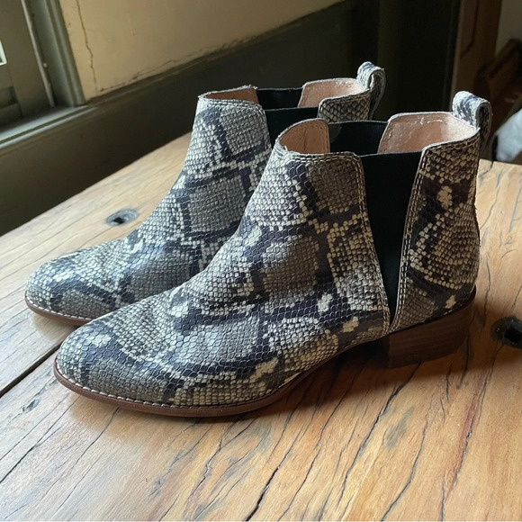 Madewell The Carina Boot in Snake Embossed Leather Gray Black Sz 7 - Picture 1 of 12